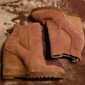 NWOT Michael Kors Suede Wedge Boot. Size 7